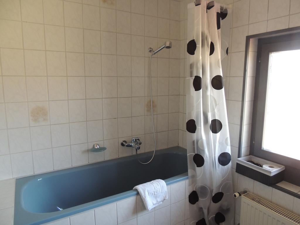 Cousset Hotel De La Gare חדר תמונה