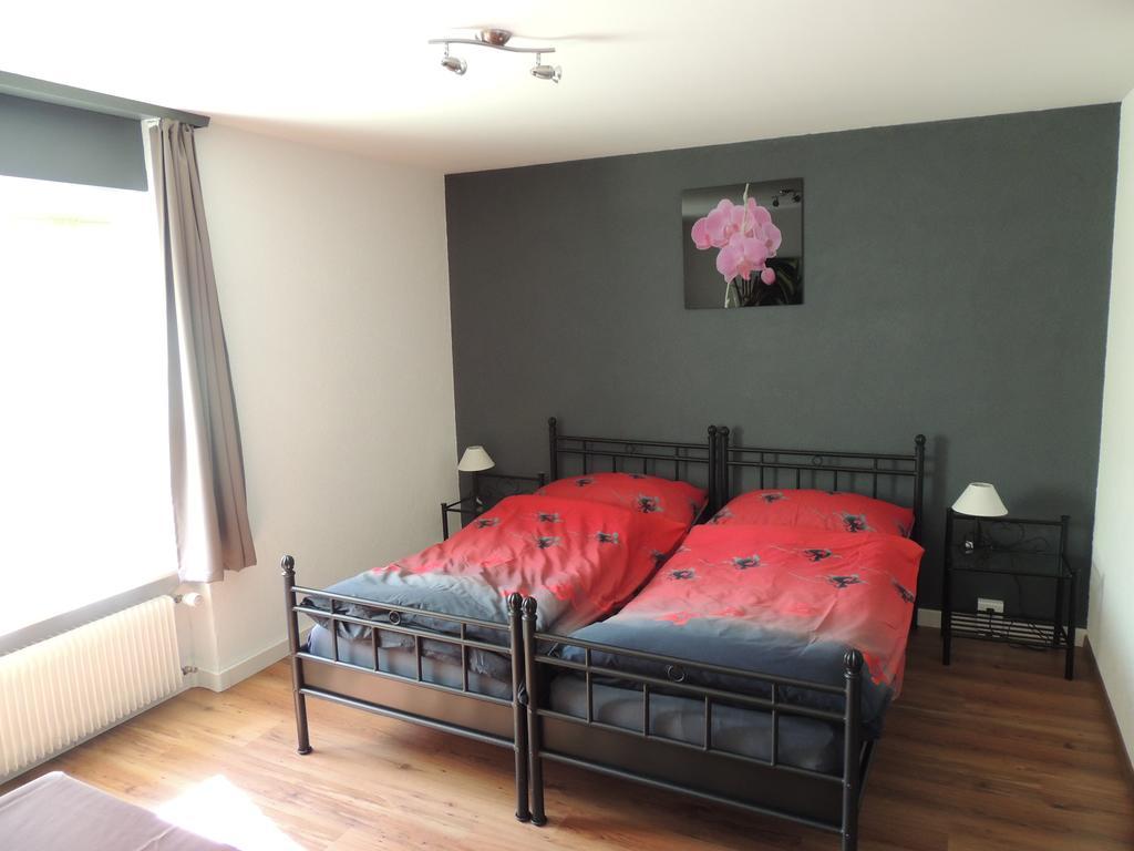 Cousset Hotel De La Gare חדר תמונה